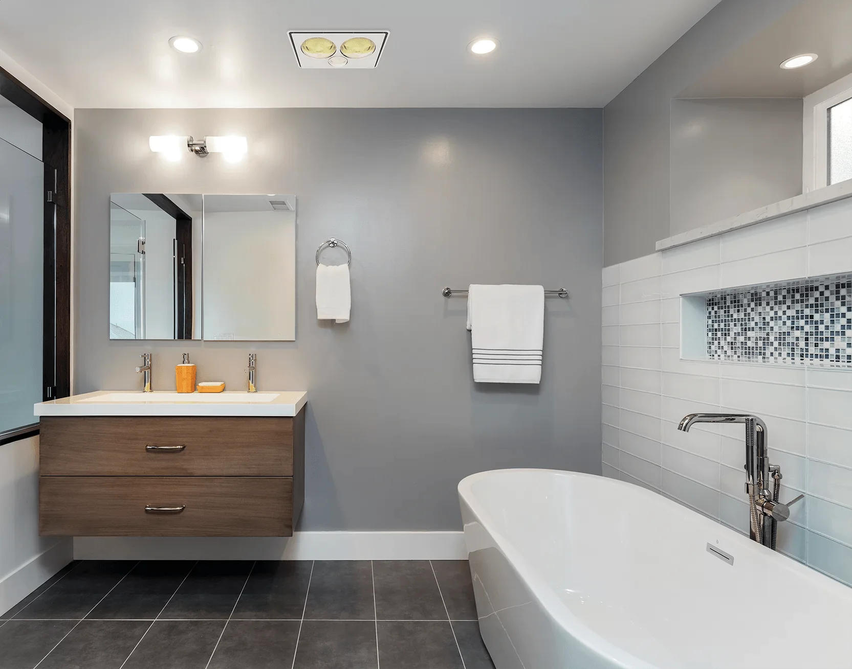 IXL Tastic Vivid 3 in 1 - Bathroom Heater, Exhaust Fan & Light - Image 3