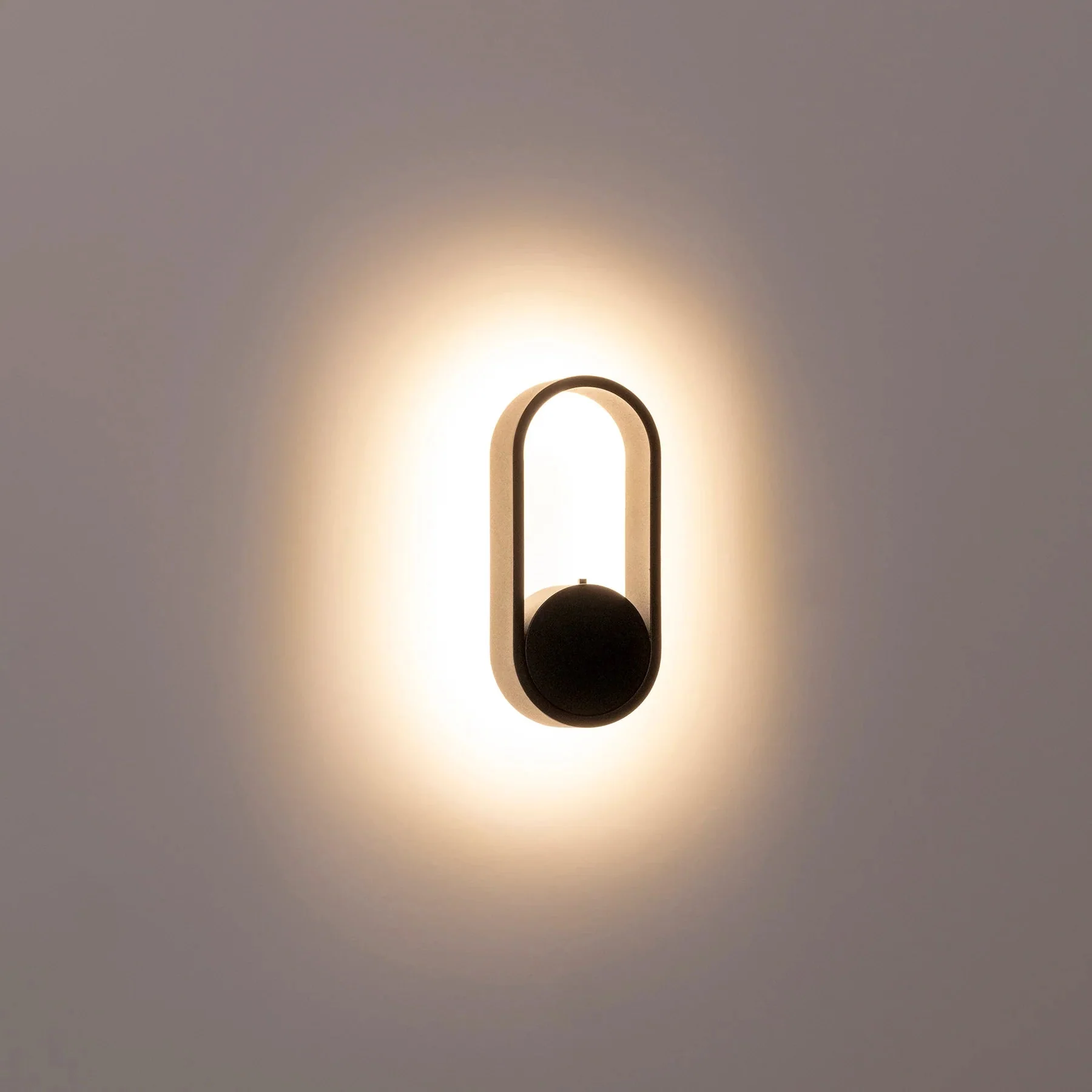 Ovale Indoor LED Wall Light in Black, Black/Brass, White, White/Brass Havit Lighting - HV8080T - Image 6