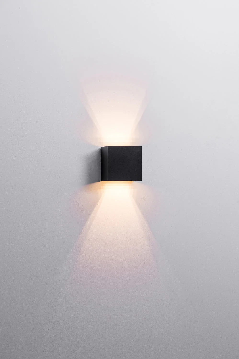 Rounded Outdoor LED Up/Down Wall Light Change Angle Of Light in Black or White Havit Lighting - HV3658T-XXX-RND - Image 11