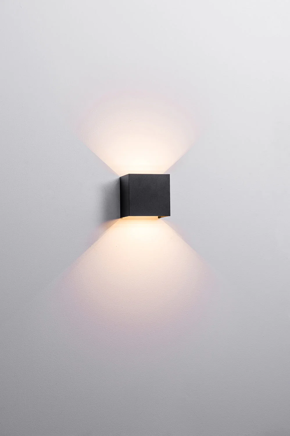 Rounded Outdoor LED Up/Down Wall Light Change Angle Of Light in Black or White Havit Lighting - HV3658T-XXX-RND - Image 13