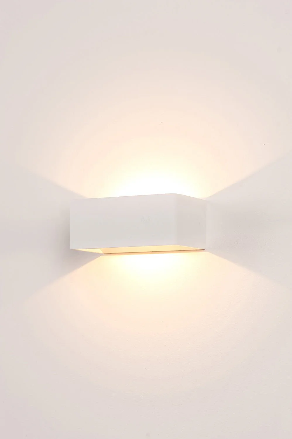 Up & Down LED Wall Light 9w in Black Or White Havit Lighting - HV3665T - Image 3